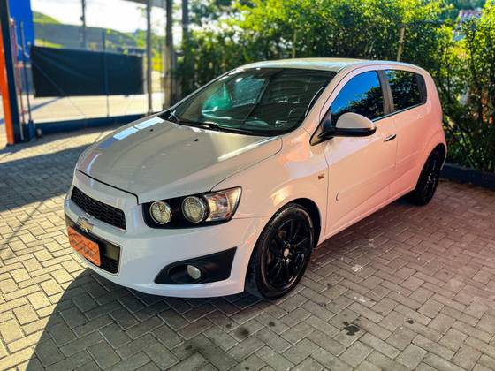 CHEVROLET SONIC 1.6 LTZ 16V FLEX 4P AUTOMÁTICO CHEVROLET SONIC 1.6 LTZ 16V FLEX 4P AUTOMÁTICO